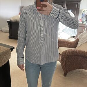 Vineyard vines blue and white striped long sleeve shirt